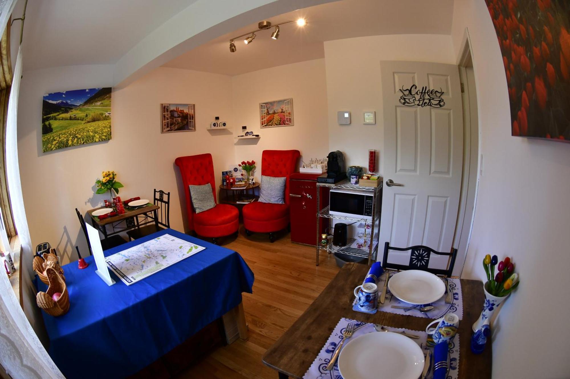 The Blue Cottage B&B Seventy Mile House Ngoại thất bức ảnh